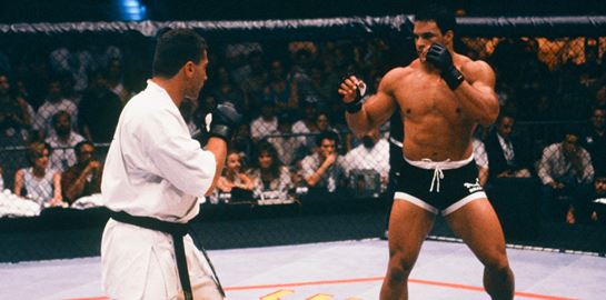 Η πραγματική ιστορία του Mark Kerr που υποδύεται ο Dwayne Johnson στο The Smashing Machine