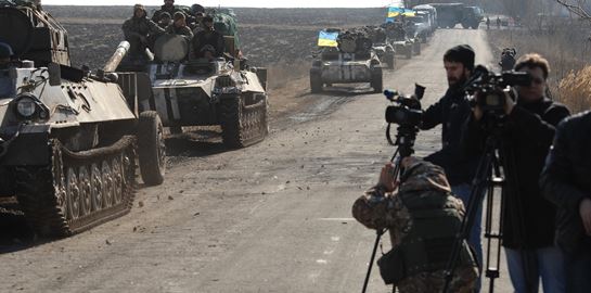 Σε εμπόλεμη ζώνη, πρώτη φορά