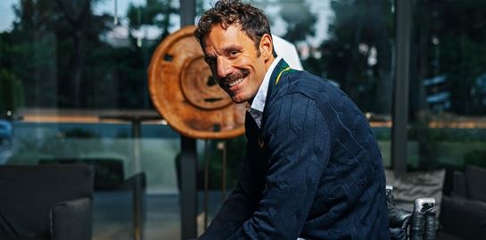 Ανακαλύπτουμε τα key items του χειμερινού στιλ με τον Αντώνη Τσαπατάκη