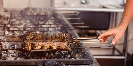 Πώς θα μάθεις όλα τα μυστικά του ψησίματος σε 4 ώρες