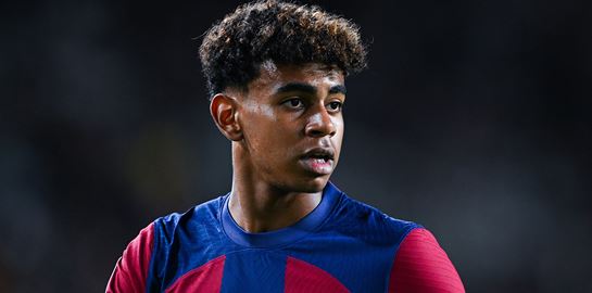 Βρήκαμε τα &#39;μαγικά&#39; αθλητικά παπούτσια με τα οποία ο Lamine Yamal έγραψε ιστορία στο Euro 2024