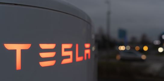 Έρχοναι μαζικές απολύσεις στην Tesla για &#39;περισσότερη παραγωγικότητα&#39; λέει ο Elon Musk