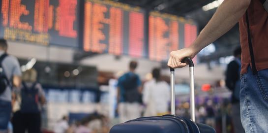 Διεθνές &quot;βραχυκύκλωμα&quot; σε τράπεζες, αεροδρόμια και επιχειρήσεις εξαιτίας των Microsoft και Crowdstrike