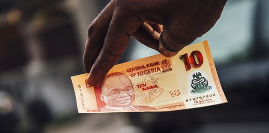 Η κρίση του νάιρα στη Νιγηρία πλησιάζει προς το τέλος της