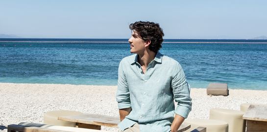 Ο Παύλος Γαλακτερός φτιάχνει τη βαλίτσα των διακοπών σου