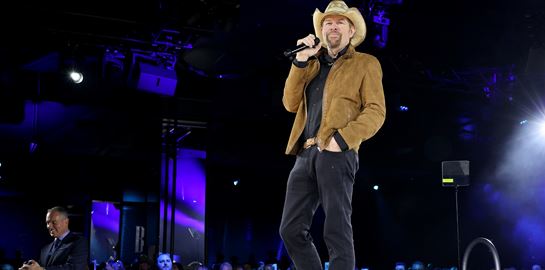 &#39;Έφυγε&#39; από τη ζωή ο τραγουδιστής της country, Toby Keith