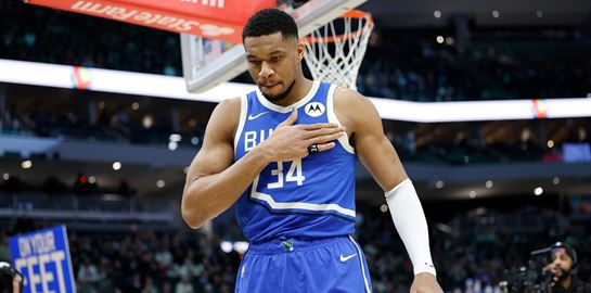 Θα παραμείνει  ο Γιάννης Αντετοκούνμπο στους Μπακς και την Εθνική;