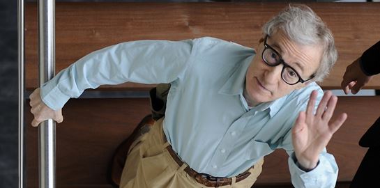 Τι λέει ο Woody Allen για το κράξιμο που τρώει επειδή συμμετείχε σε ρωσικό φεστιβάλ