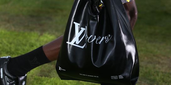 Λατρέψαμε τα LV Footprint Soccer sneakers του Pharrell Williams