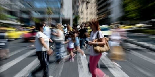 Γιατί μπορεί να φθάσουν τις 30.000 τα ημερήσια κρούσματα τον Ιούλιο