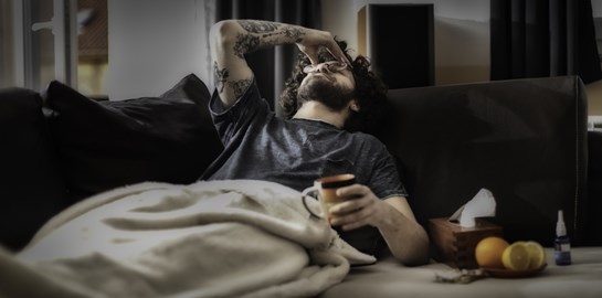 Οδηγός επιβίωσης από το πρωτοχρονιάτικο hangover