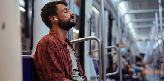 Μουσική στα αυτιά για υγιή εγκέφαλο, προτείνει η επιστήμη