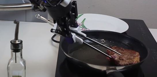 Θα εμπιστευόσουν τη μπριζόλα σου σε αυτό το ρομπότ για να την ψήσει;