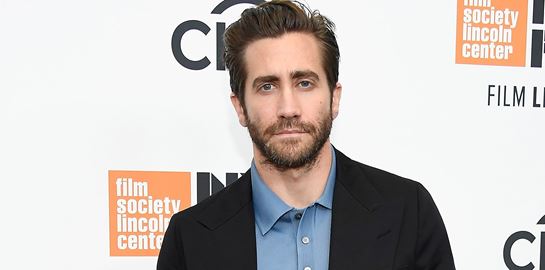 Polo μπλουζάκι και blazer, ο πιο smart casual φθινοπωρινός συνδυασμός