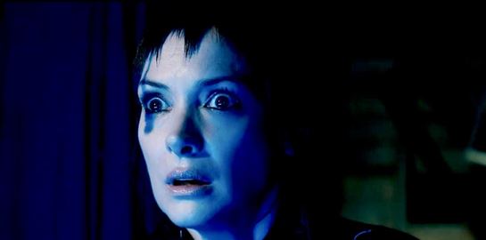 Ο νέος &#39;Σκαθαροζούμης&#39; έχει Monica Bellucci και είναι πιο Tim Burton από ποτέ