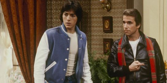 Η αιώνια αντιπαλότητα του bomber με το biker jacket