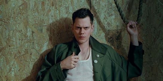Κάποιος να κάνει τον Bill Skarsgård εχθρό του James Bond, χθες αν γίνεται