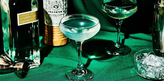 Η συνταγή και η ιστορία του Aviation