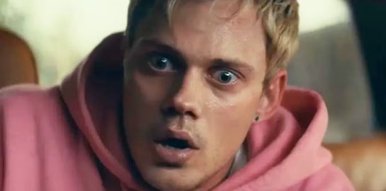 Ο Anthony Hopkins κλείδωσε τον Bill Skarsgard στο αυτοκίνητό του, στη νέα ταινία Locked