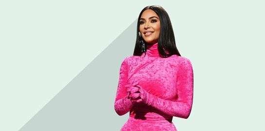 Η Kim Kardashian τρολάρει τις Kardashians