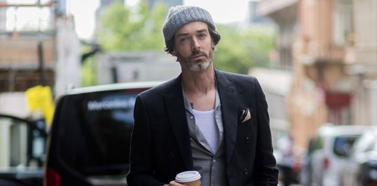 11 σκούφοι και καπέλα που είναι φέτος στη μόδα