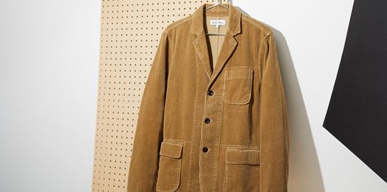 Μην υποτιμάς το κοτλέ σακάκι