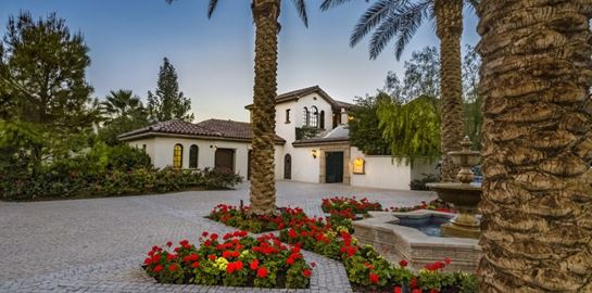 Η βίλα του Sylvester Stallone στην Καλιφόρνια βγαίνει στο σφυρί