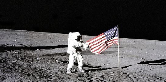 Τύπος λέει πως του ανήκει η Σελήνη, ζητά ενοίκιο από τη NASA