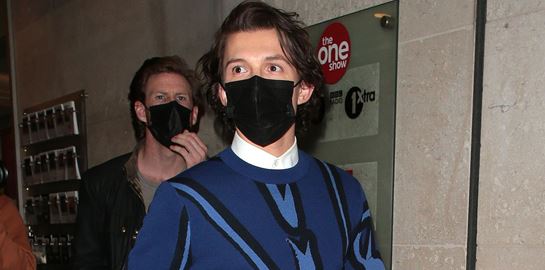 Το γοητευτικά παράξενο πλεκτό του Tom Holland