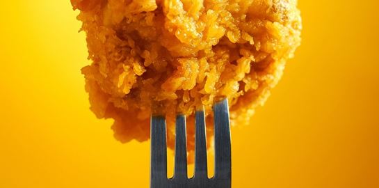 Βρήκαμε το κόλπο για να φτιάξεις τηγανητό κοτόπουλο σαν του KFC