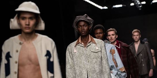 Νέοι και ενδιαφέροντες σχεδιαστές που πρέπει να γνωρίζεις