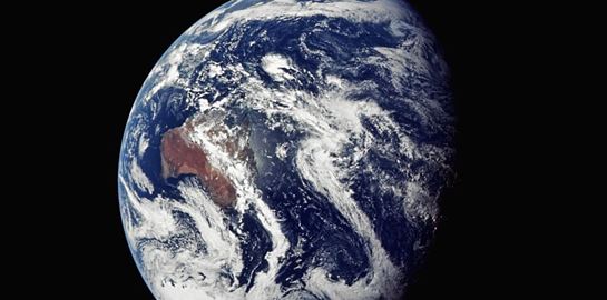 Γιατί η Γη γίνεται όλο και πιο σκοτεινή