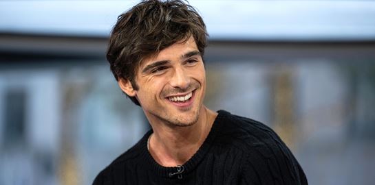 Κάπως δυσκολευόμαστε να δούμε τον Jacob Elordi ως Φράνκενσταϊν