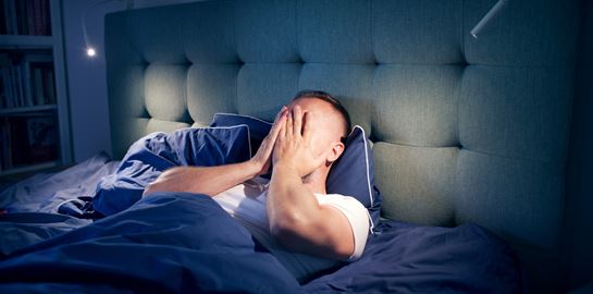 Τι δεν πρέπει να κάνεις αν ο ύπνος σου διακοπεί μέσα στη νύχτα