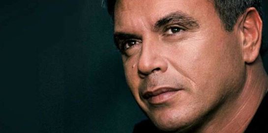 Πέθανε ο τραγουδιστής Μανώλης Λιδάκης