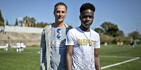 Cosmos FC: H ομάδα από τη Λέσβο που συντρίβει τον ρατσισμό