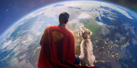 O Superman ποζάρει με τον σκύλο του για τη νέα ταινία του James Gunn