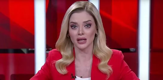 Δημοσιογράφος έτρεμε σε ζωντανή μετάδοση από τον σεισμό στην Κωνσταντινούπολη (video)