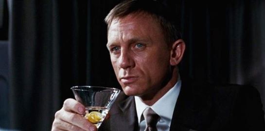 Οι 5 λιγότερο παχυντικοί τρόποι για να απολαμβάνεις τα ποτά σου