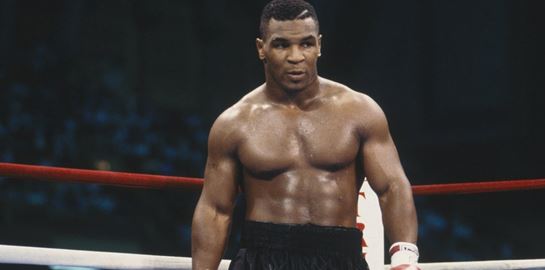 Όταν ο Mike Tyson έγινε ο νεότερος πρωταθλητής στην ιστορία της πυγμαχίας