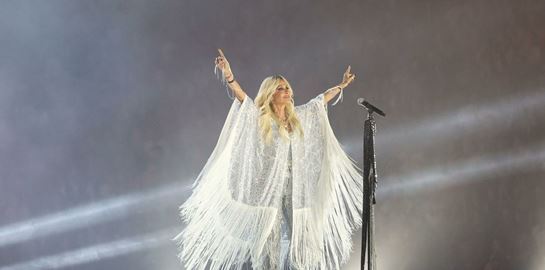 Ξανά η Άννα Βίσση στο Καλλιμάρμαρο -Πανζουρλισμός με τα εισιτήρια