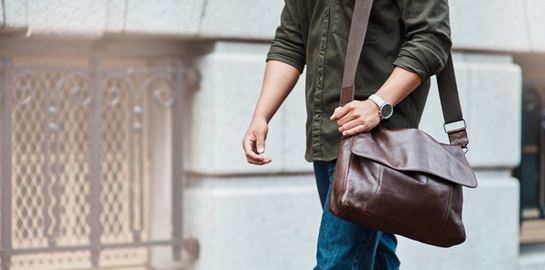 Τέλειες τσάντες ώμου για κάθε μέρα στο γραφείο