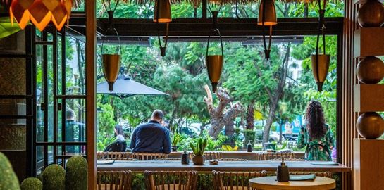 Κάτι τρέχει στην πλατεία Βραζιλίας