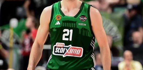 Η επτάστερη φανέλα του Παναθηναϊκού έφτασε ως τη διάσημη καρέκλα της Γαύδου