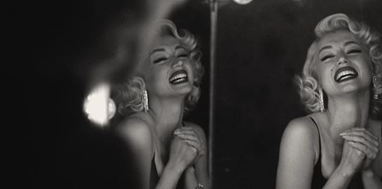 Πώς η Ana De Armas μεταμορφώθηκε σε Marilyn Monroe