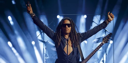 O Lenny Kravitz είναι πιο ελεύθερος από ποτέ