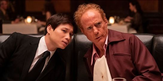 Ο Robert Downey Jr. είναι αγνώριστος στη μίνι σειρά The Sympathizer