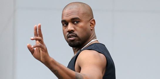 Τι συμβαίνει με τα ρούχα του Kanye West;