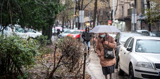 Κορονοϊός: Εκτίναξη με 27.490 νέα κρούσματα