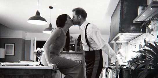 Το Ηνωμένο Βασίλειο φλέγεται μετά την προβολή του &#39;Harry &amp; Meghan&#39;